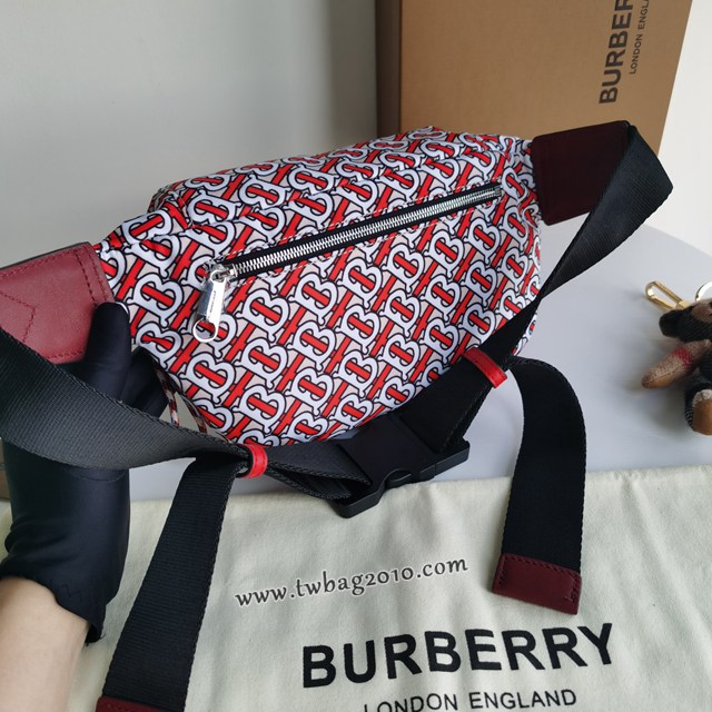 Burberry專門店新款TB腰包 巴寶莉男女款腰包挎包 yxb1043